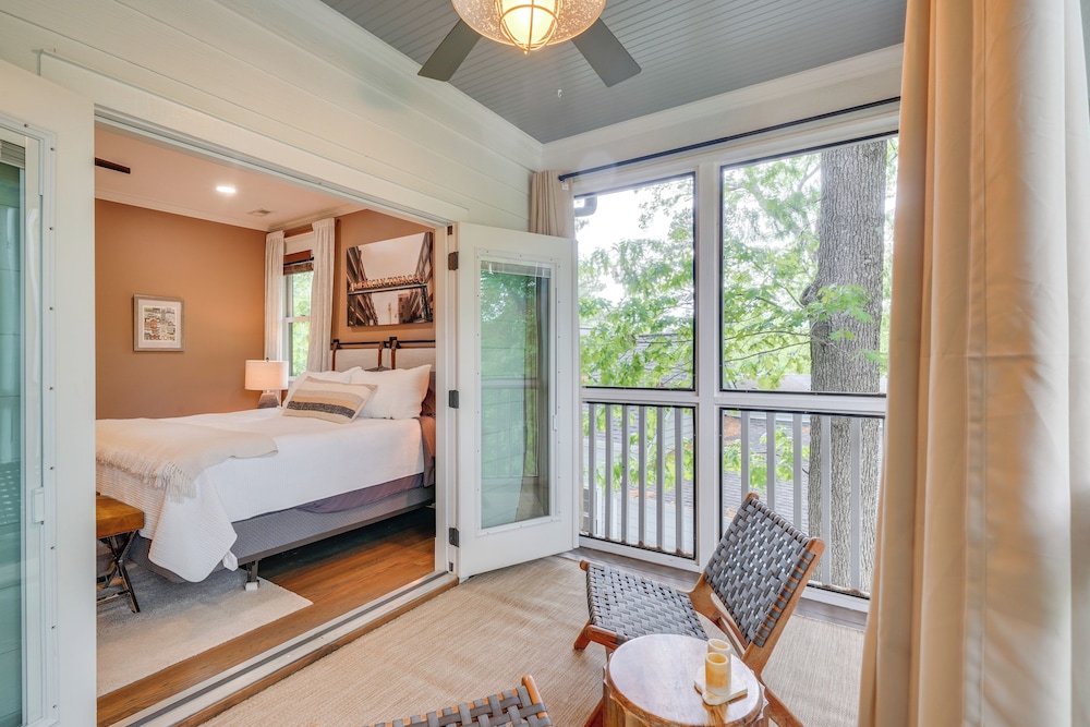1 Mi to Dtwn: Upscale Retreat in Durham!