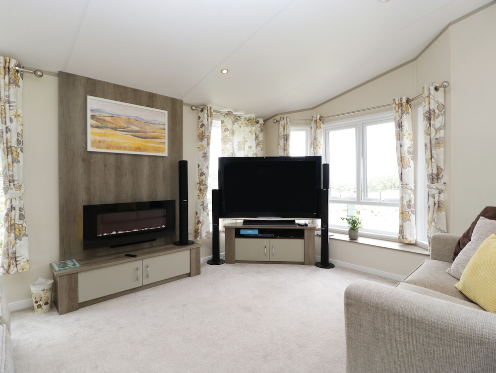 Hill View, Lilac Lodge
