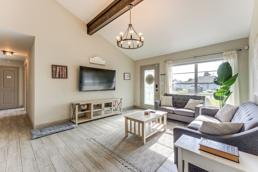 Orlando & Disney Parks Hub w/ Pool: Pet Friendly!