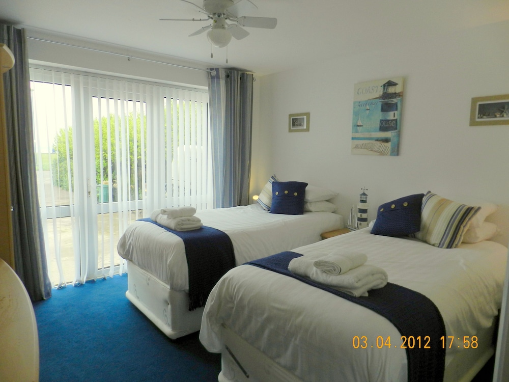 Watersedge Guest House view 3