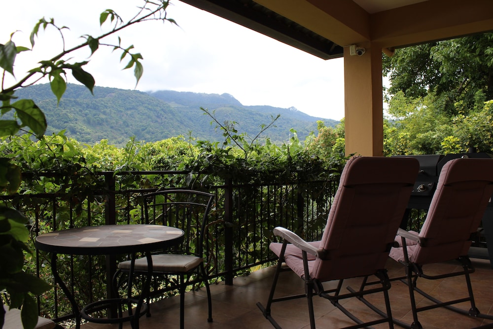 Casa de Montaña Bed & Breakfast