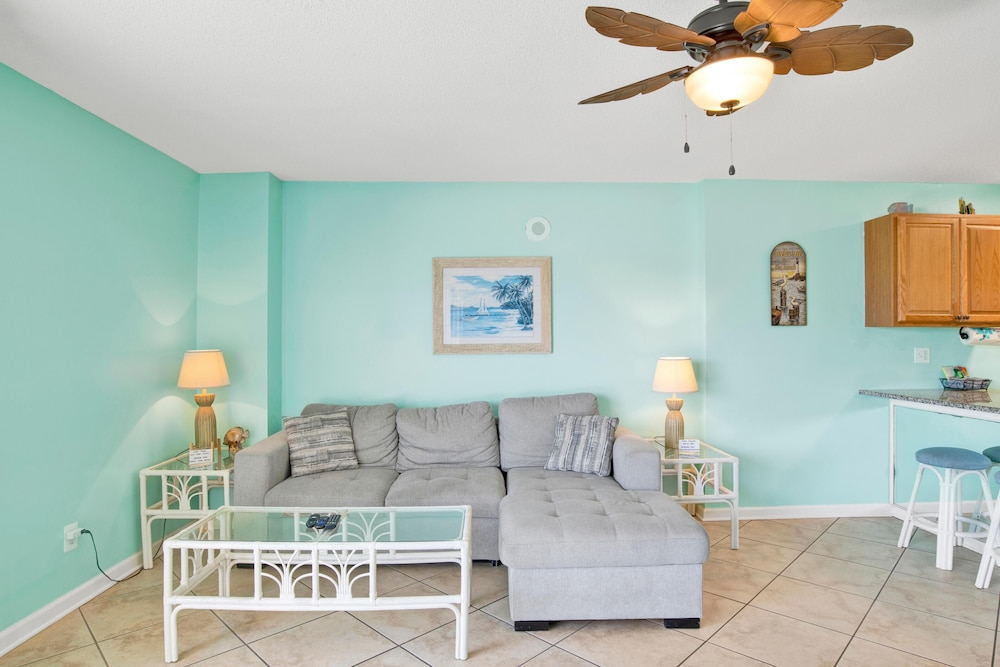 Tradewinds 708