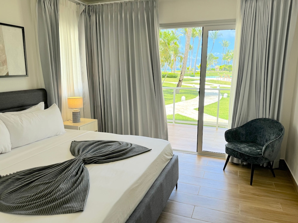 Playa Palmera Beach Front Apartments