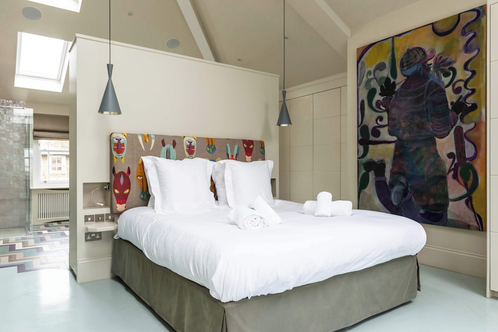 Fantastic 4 Bed House in Iconic Camden