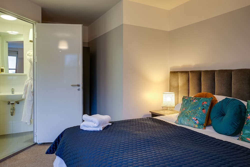 Griffith Rooms