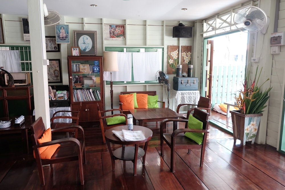 lounge