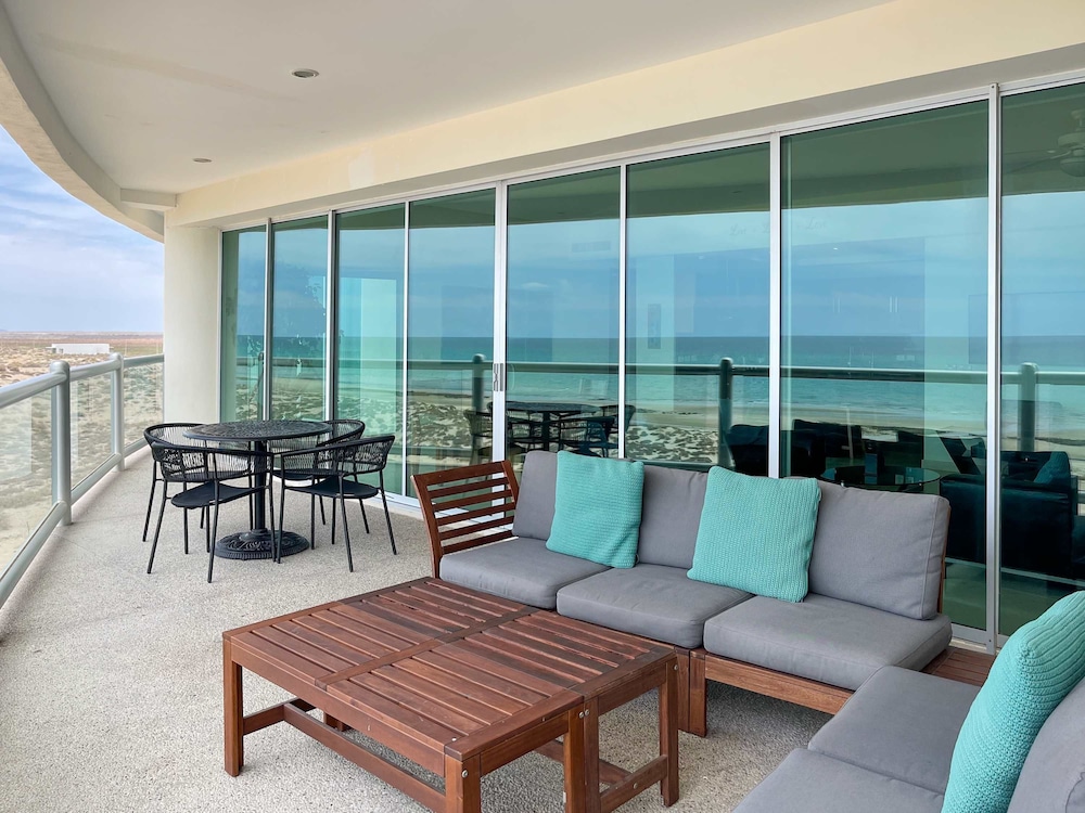 Quiet Beachfront Condo With Pools Private Beach