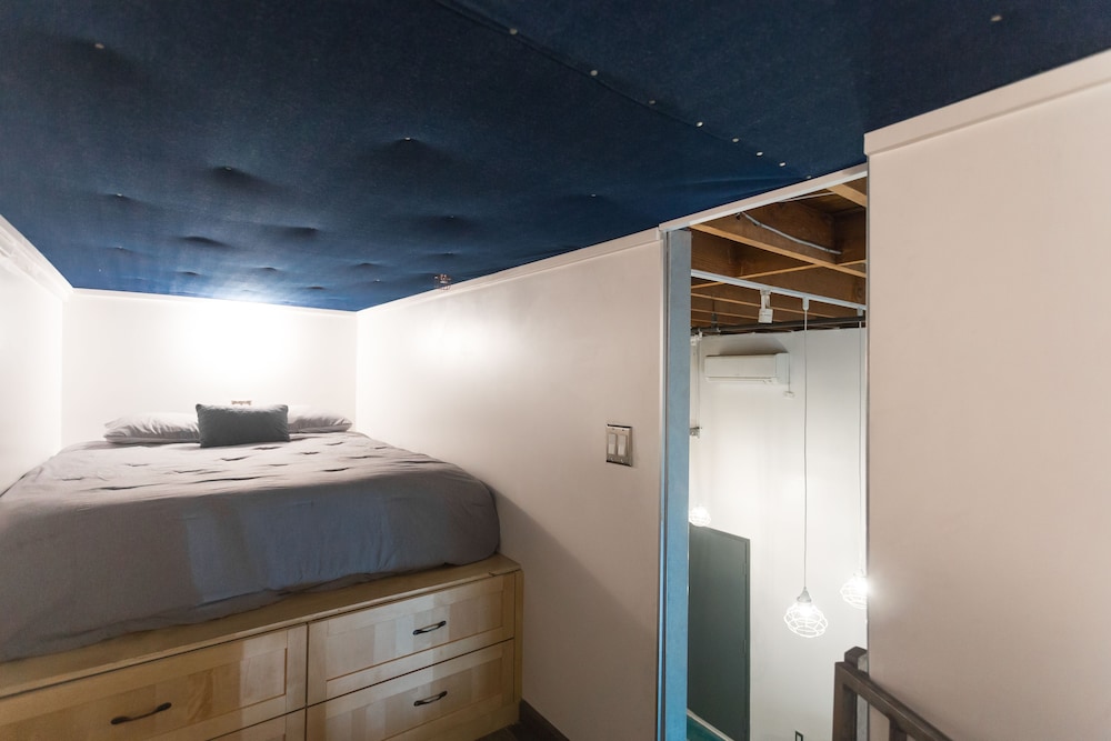 House of Trestles - Hostel