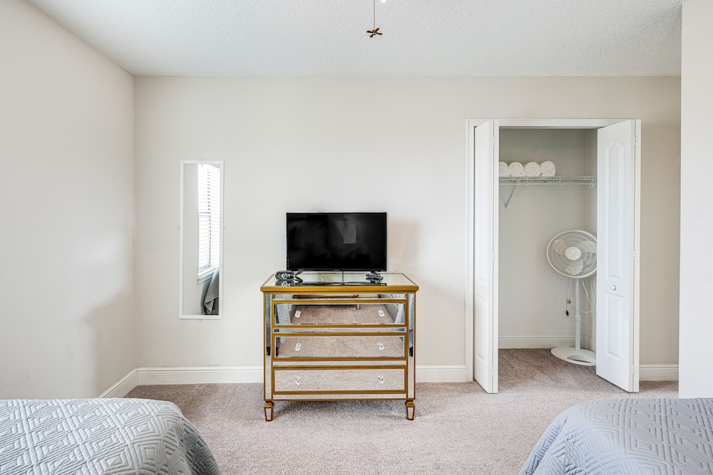 Resort Home in Haines City: Screened Lanai, Pool!