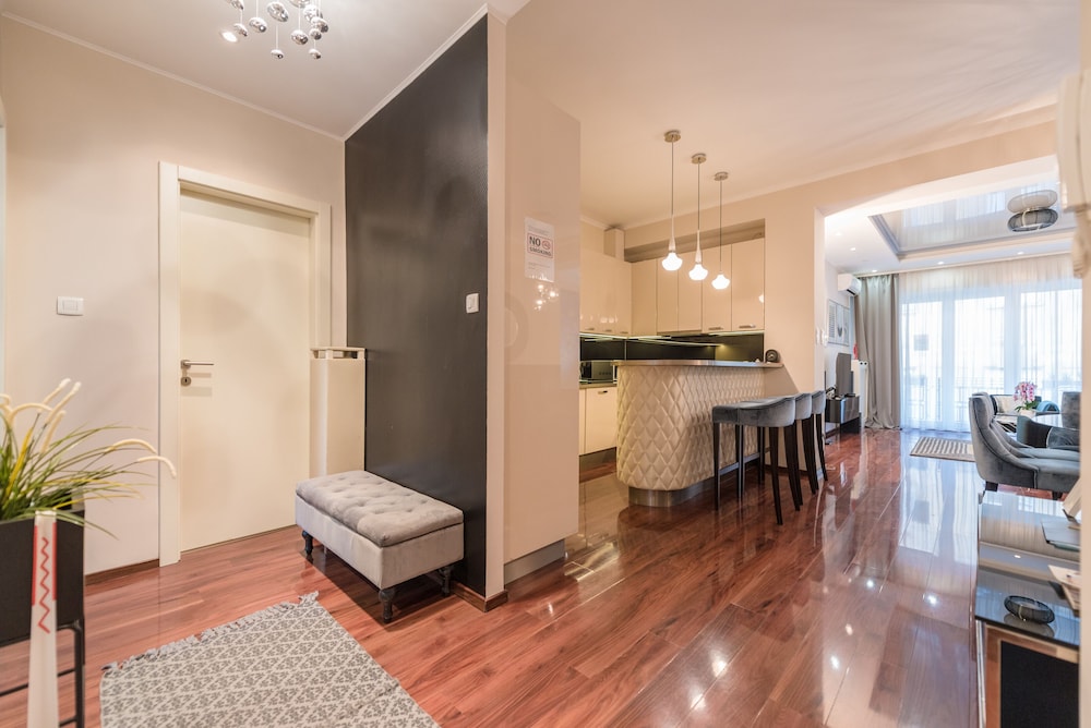 Venus Apartments - Liberty Bridge
