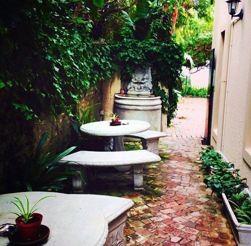 Magnolia Place Guest House