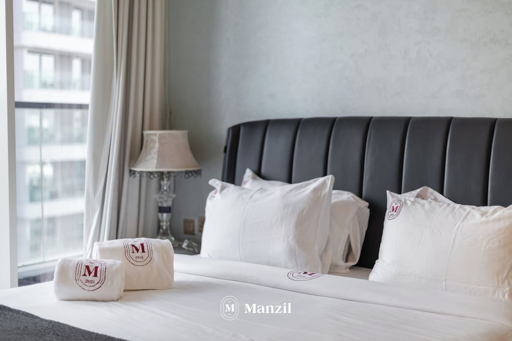 Manzil - Luxury 2BR w Pool and Burj View