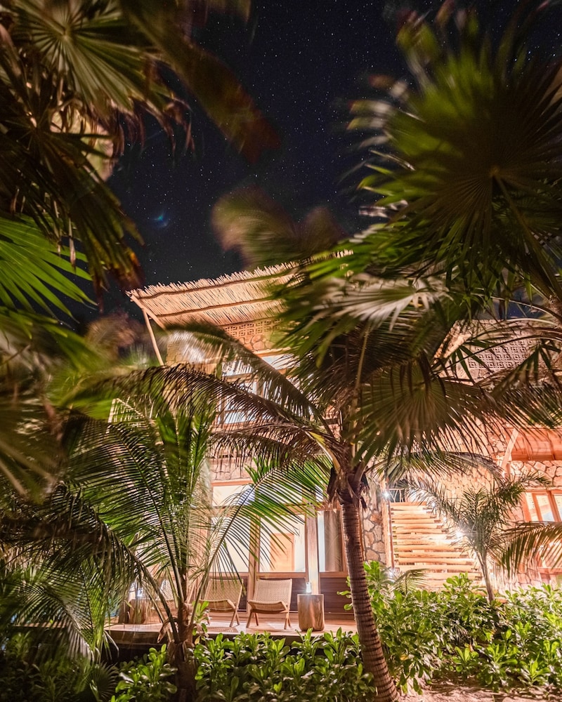 Anana Casa Kaab Kaan Rooftop Pool Beachfront