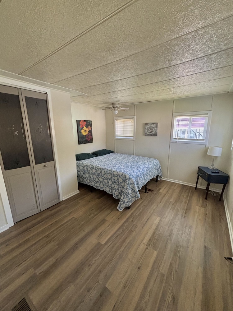 4 bd 10 min to Downtown W D