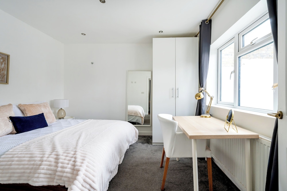 2 Bedroom flat in Putney by the river