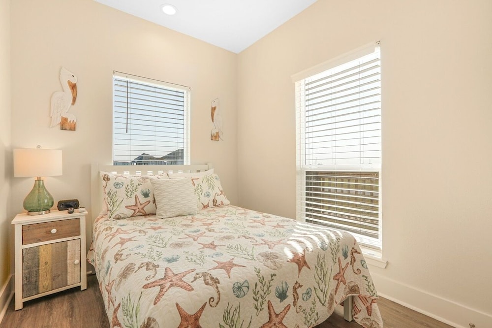 Dark Side Of The Dune 4 Bedroom Home by RedAwning view 5