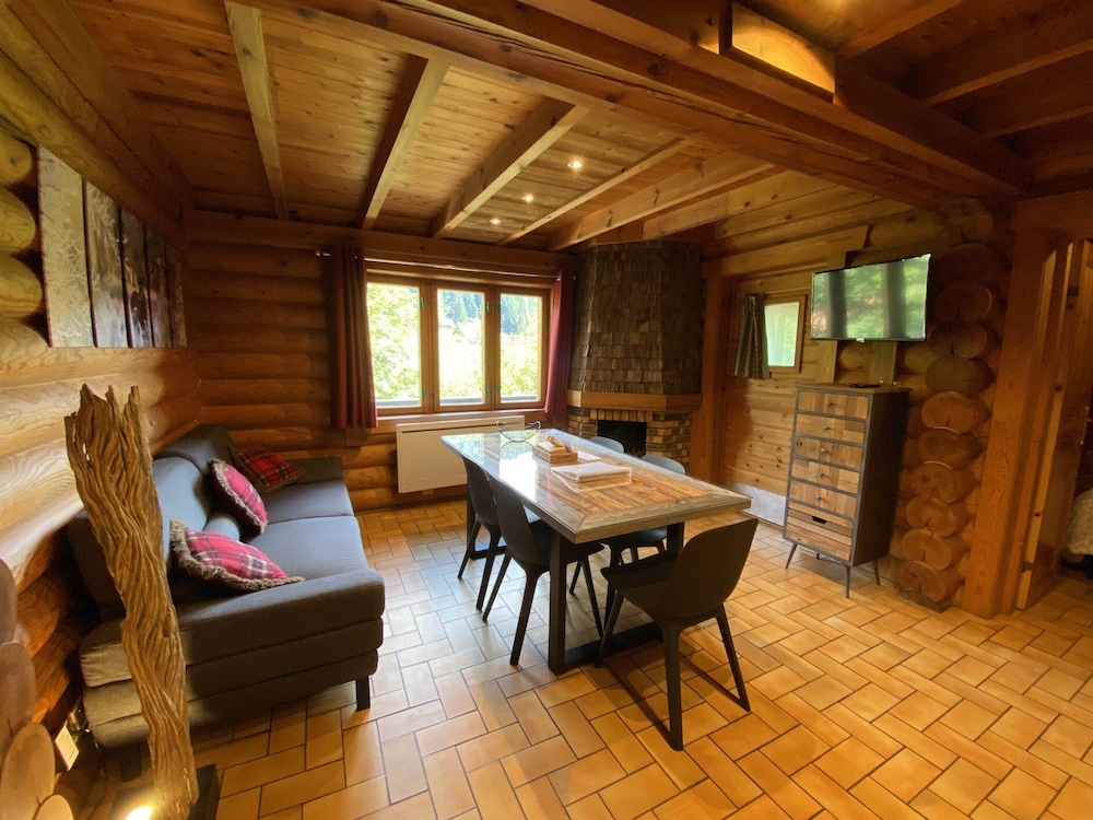 Chalet in La Bresse With Hot Tub & Mountain Views