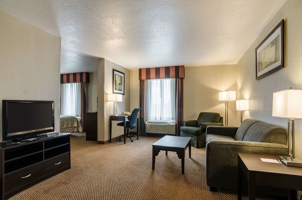 Quality Inn & Suites Winfield
