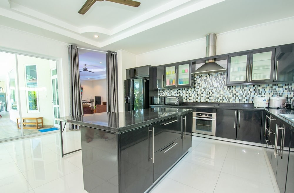 Pool Villa for Families and Party