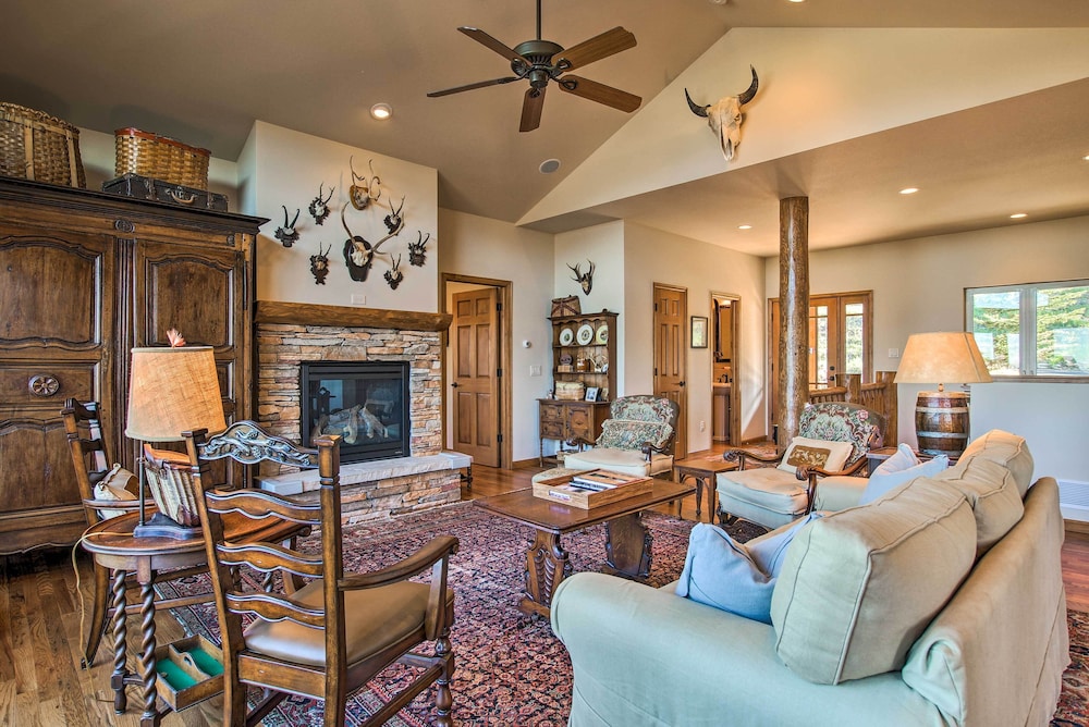 Lake & Mountain Views: Stunning Estes Park Home!