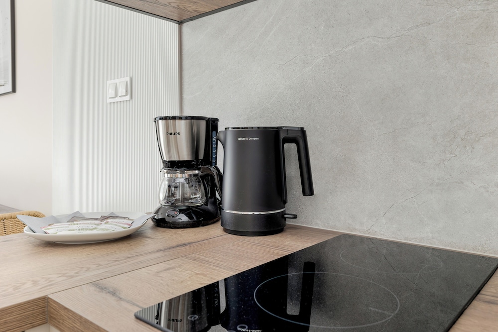 Apartment With Parking by Renters