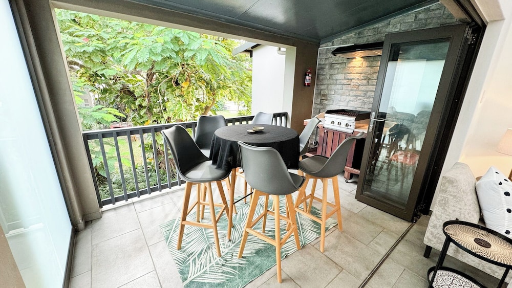 Luxury Apartment St Lucia 43 On the Bridge view 4