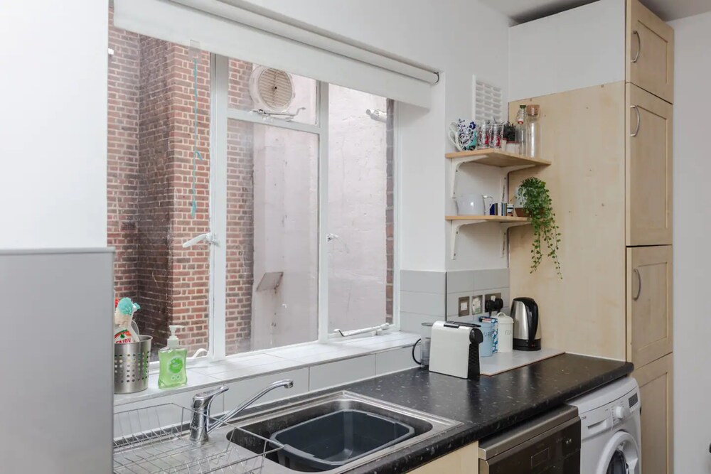 Spacious 2 Bedroom Apartment Near Hampstead Heath