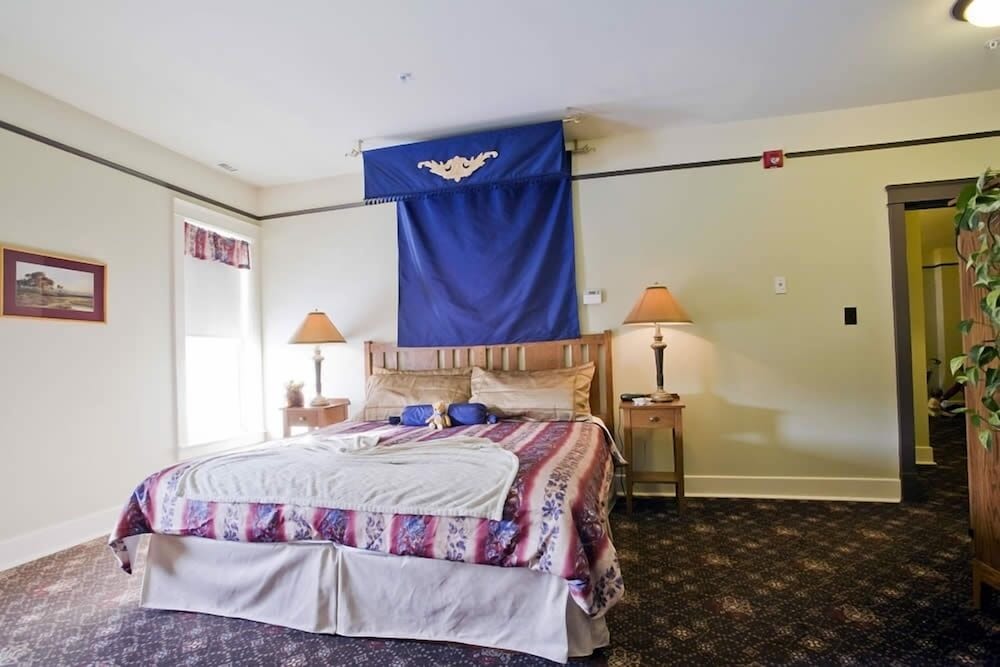 Hotel Selkirk at Fort Edmonton Park - Image 1