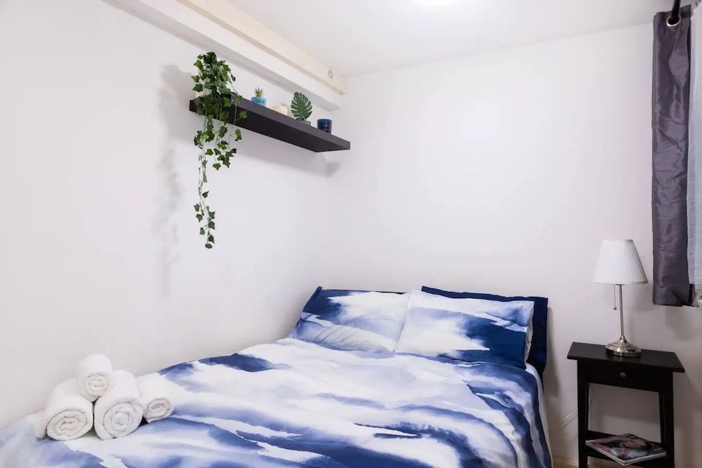 Stylish 2 Bedroom Apartment in the Heart of Shepherds Bush