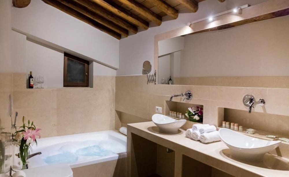 Grand Master Suites