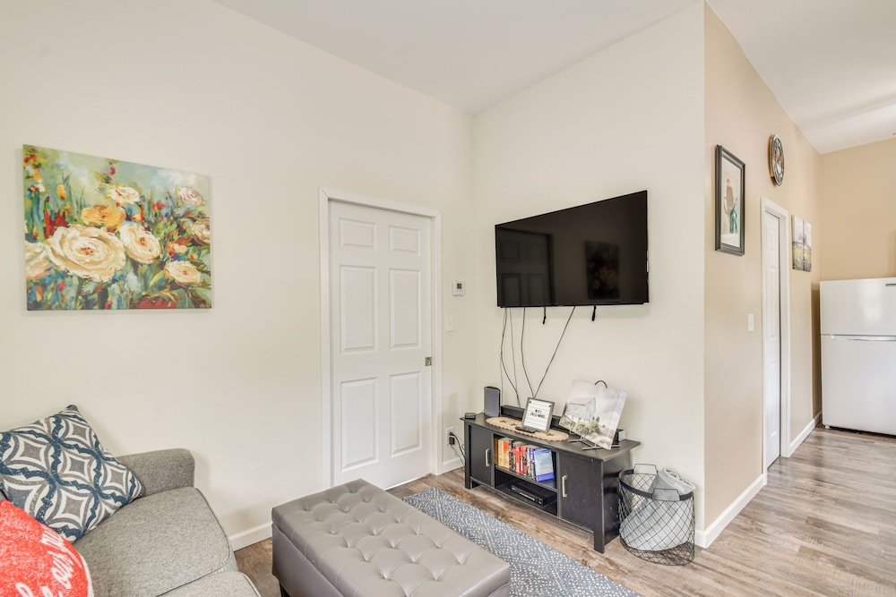 Mississippi River Retreat w/ Views: Walk to Water
