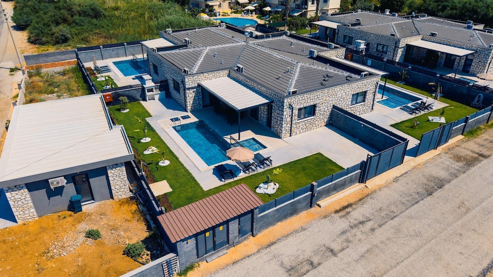 Zora Beyaz Taş Villaları