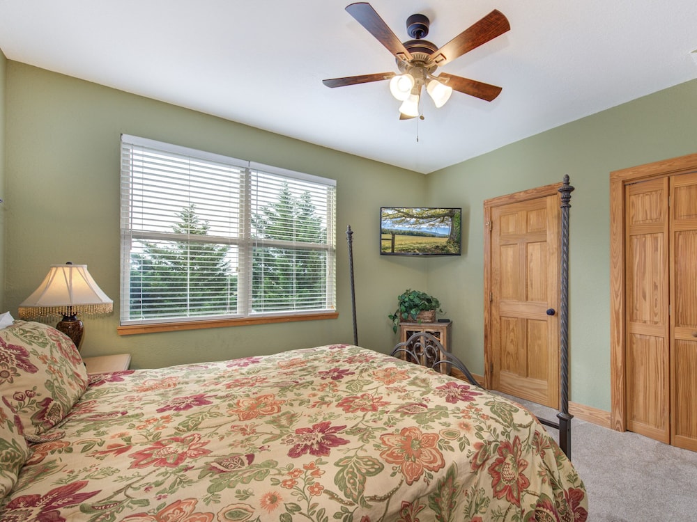 Journey's End 3209 by Jackson Mountain Rentals view 2