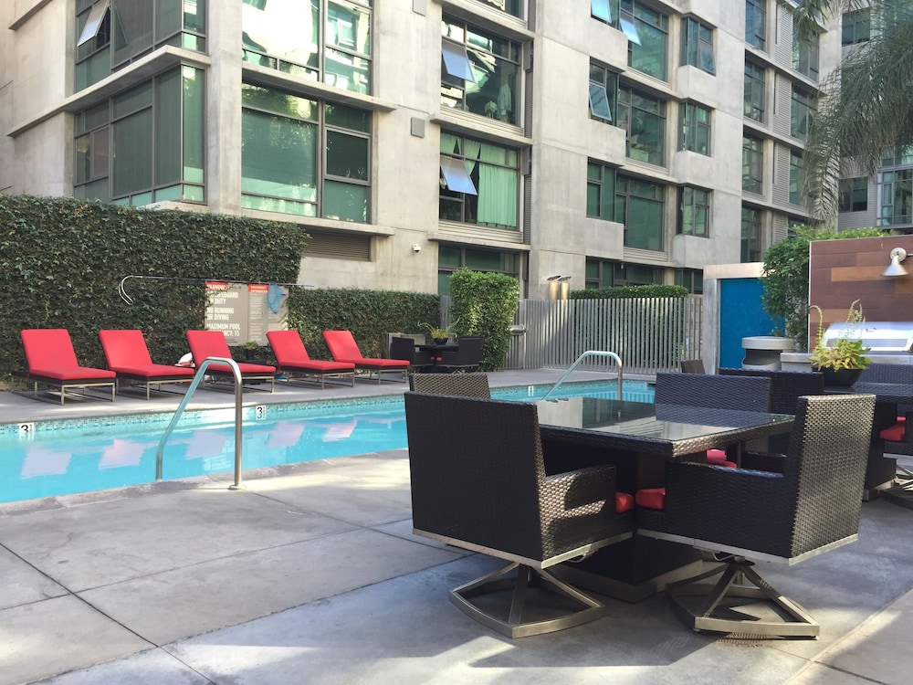Fully Furnished Suites Staple Center - Image 3