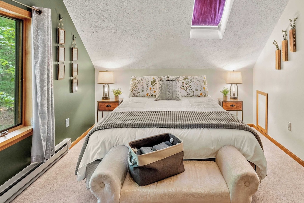 Deer Hollow by Avantstay Big Yard + Lake Access