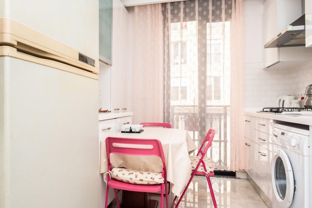 Central Flat Near Trendy Attractions in Kadikoy