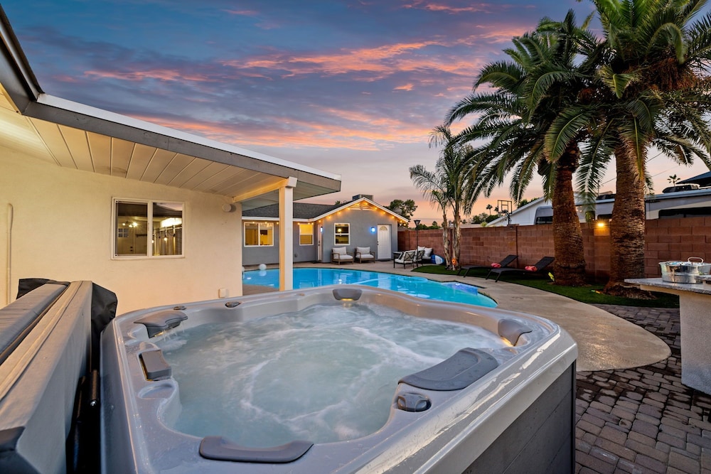 Desert Oasis Retreat Pool Spa Gameroom
