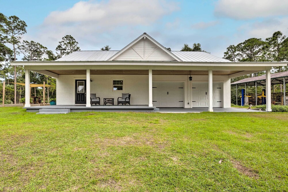 Trendy Palm City Cottage w/ Porch on 5 Acres! view 5