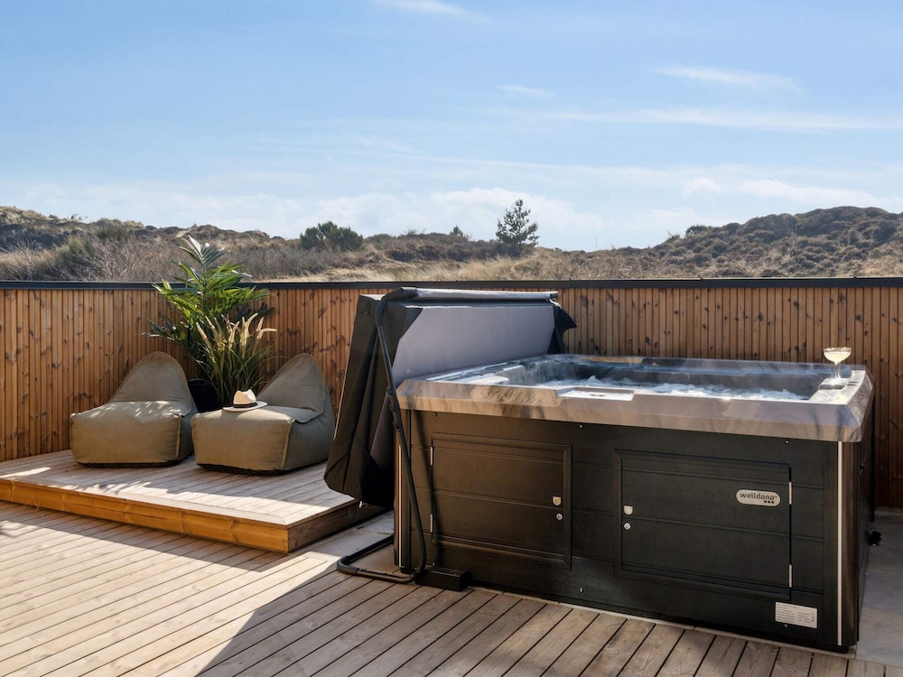 5 Star Holiday Home in Henne Beach