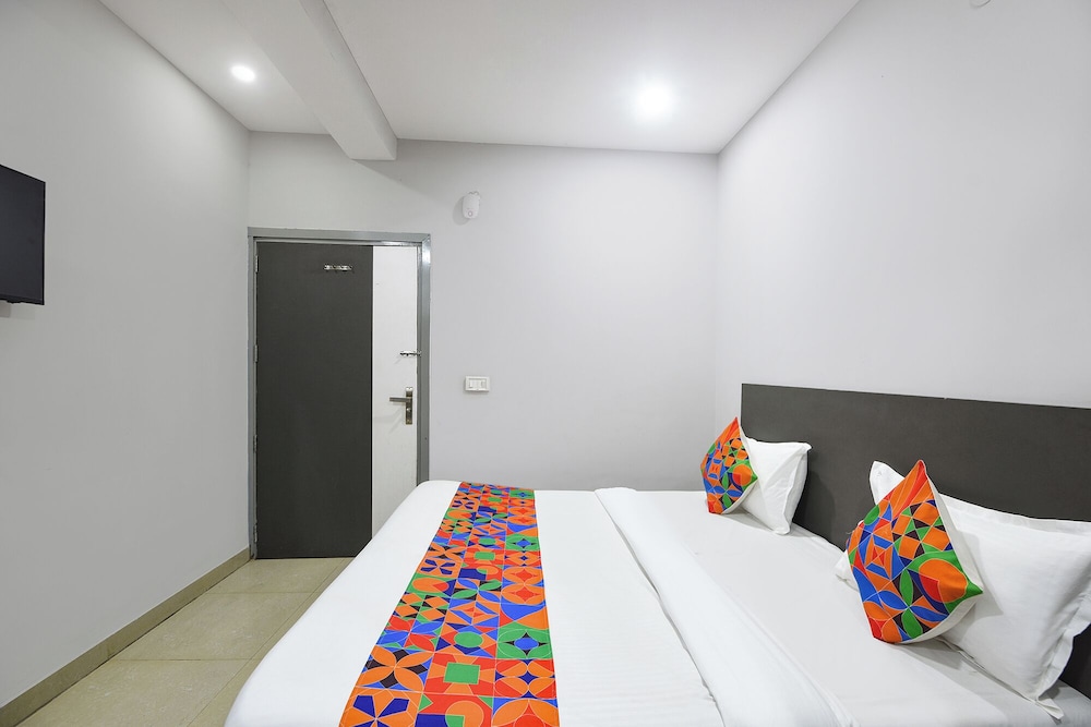 Fabhotel Dream Palace Ip Extension