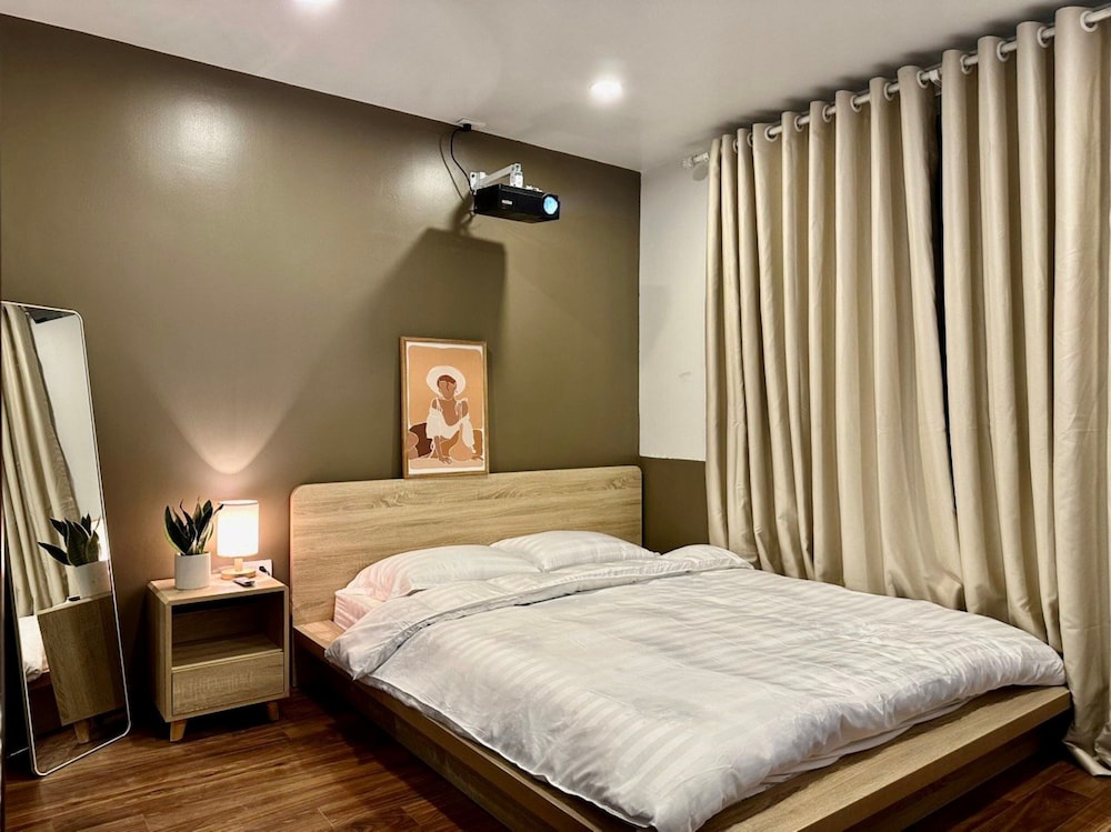 Aimee House - Pham Hong Thai