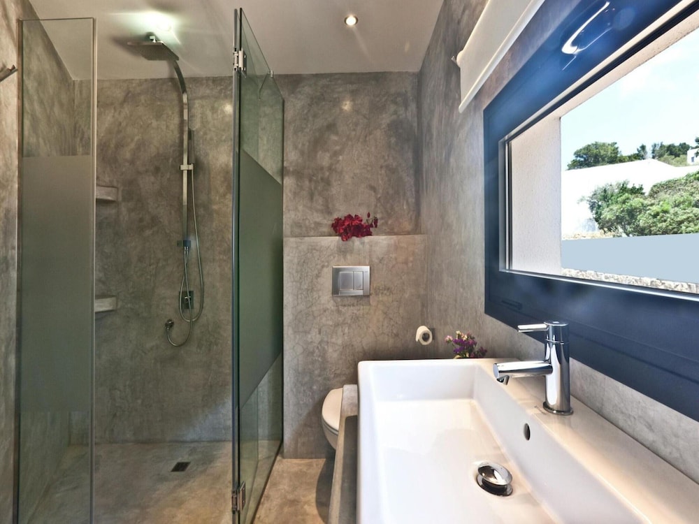 Holiday Home With Private Jacuzzi