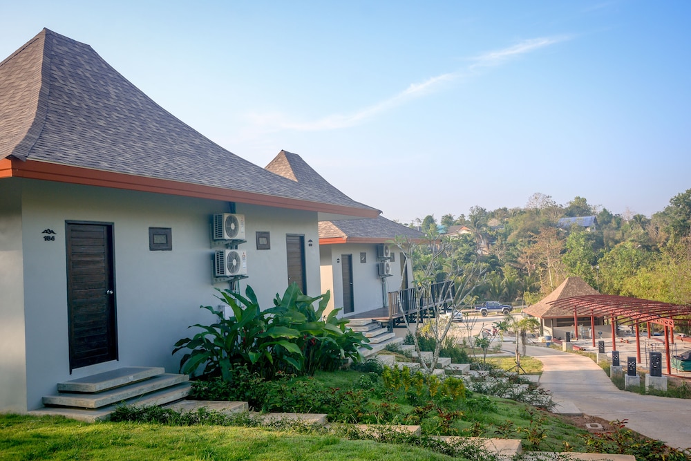 Phu Chom Mork Resort