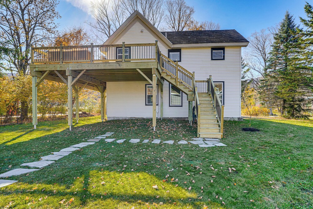 Retreat w/ Deck & Grill: 1 Mi to Hunter Mtn Resort