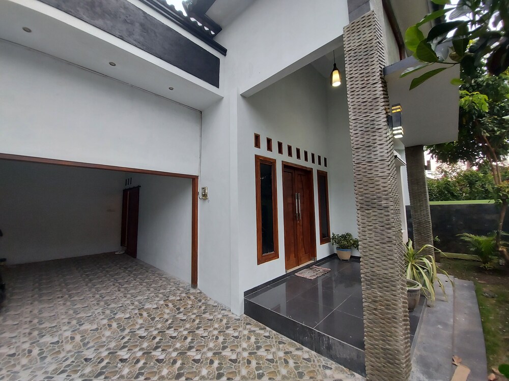 Tentrem Homestay by FH Stay view 2