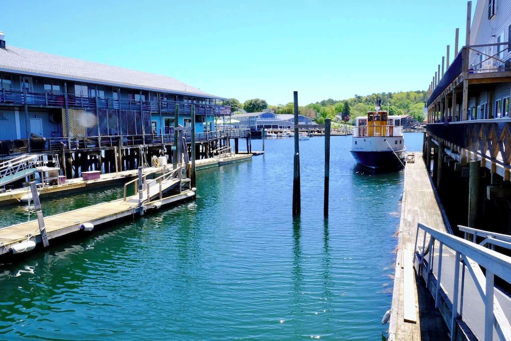 Fishermans Wharf Inn