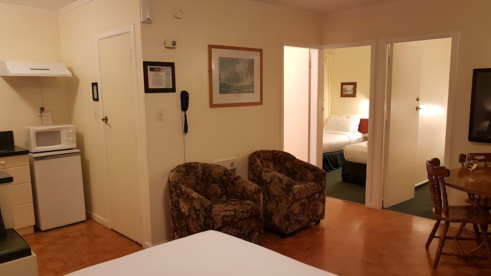 Rainbow Point Motel