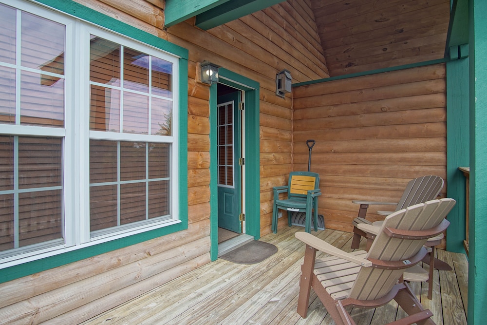 Camp 4 # 11: 3 Bedrooms + Bonus Sleeping Den, 3.5 Baths: Slope Side