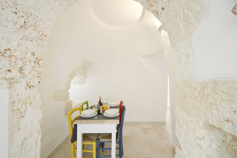 Villa, Trulli e Piscina nel Cuore della Valle d'Itria