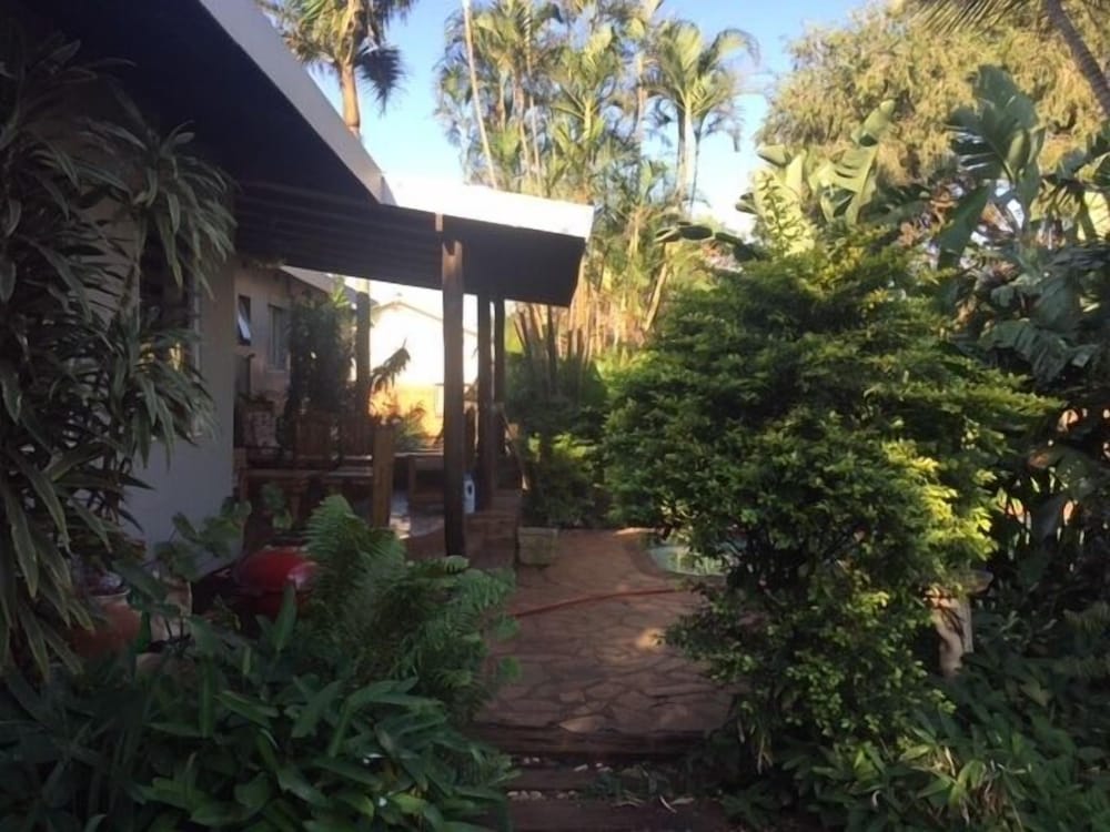 Hlulala Guesthouse